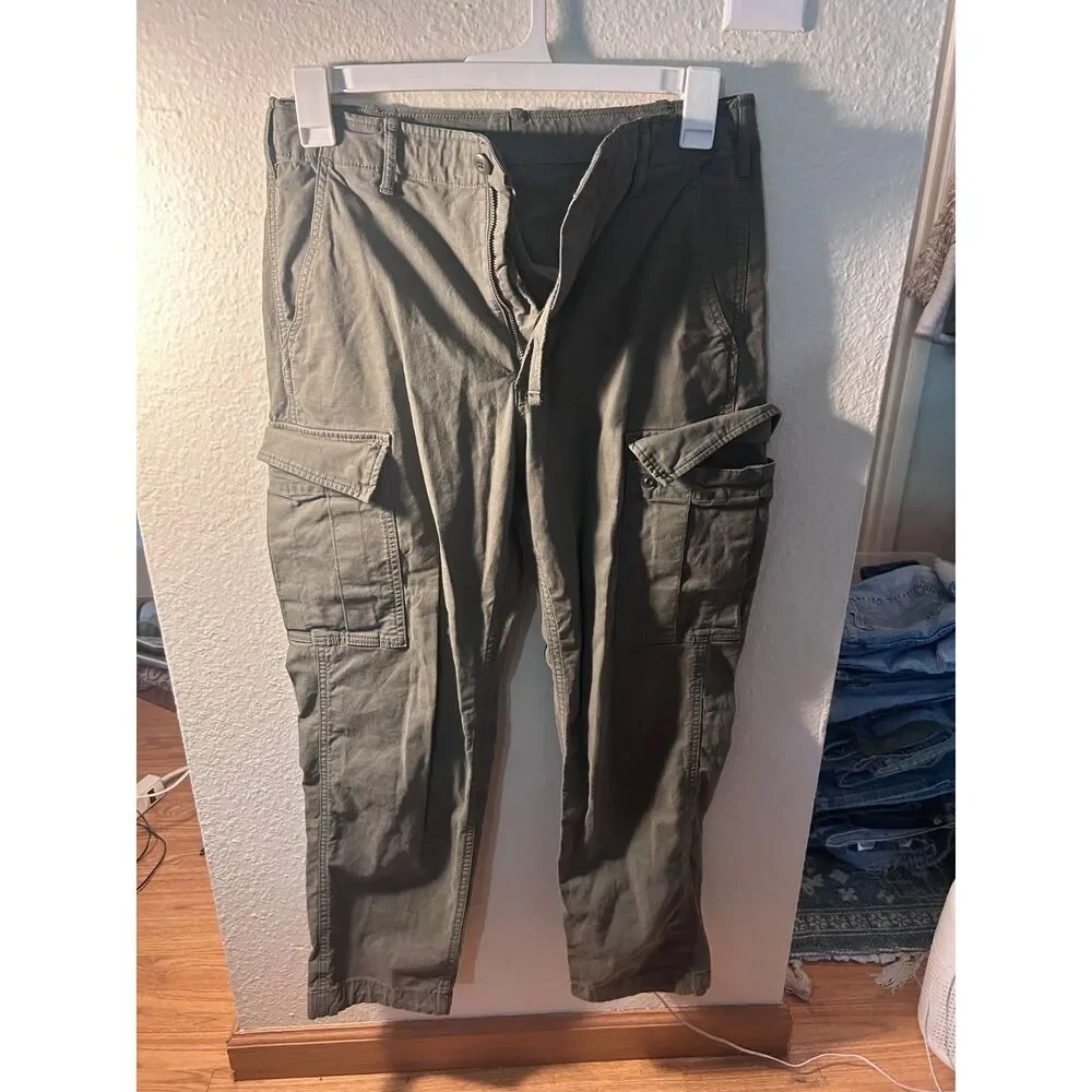 Uniqlo olive green